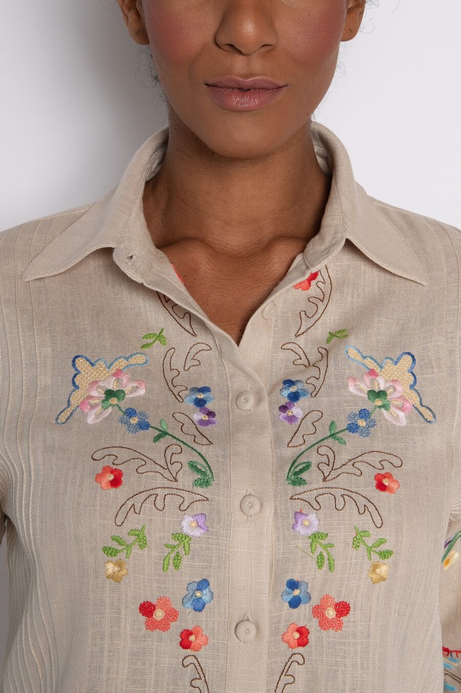 Camisa cropped com nervuras e bordado floral bege - Ana - Imagem 4