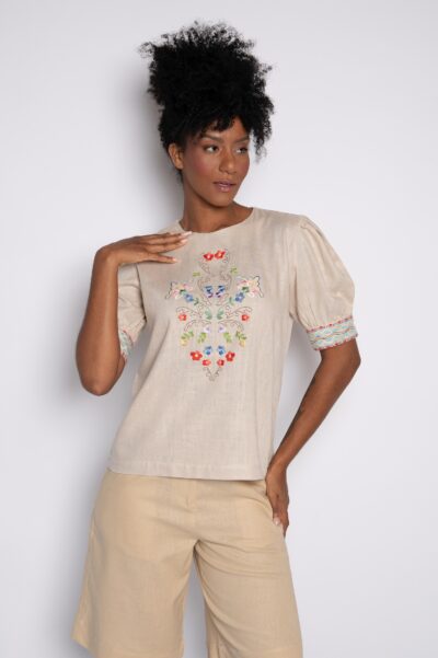 Blusa com bordado em mini florais bege - Cecília