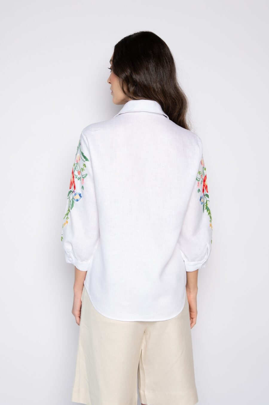 Camisa 100% algodão Bordada com Mini Florais Branca - Rubi - Imagem 5