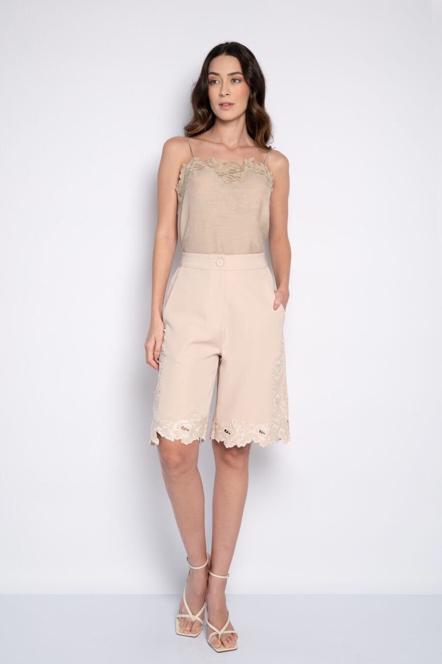 Blusa Bordada com Alça Caqui - Madalena