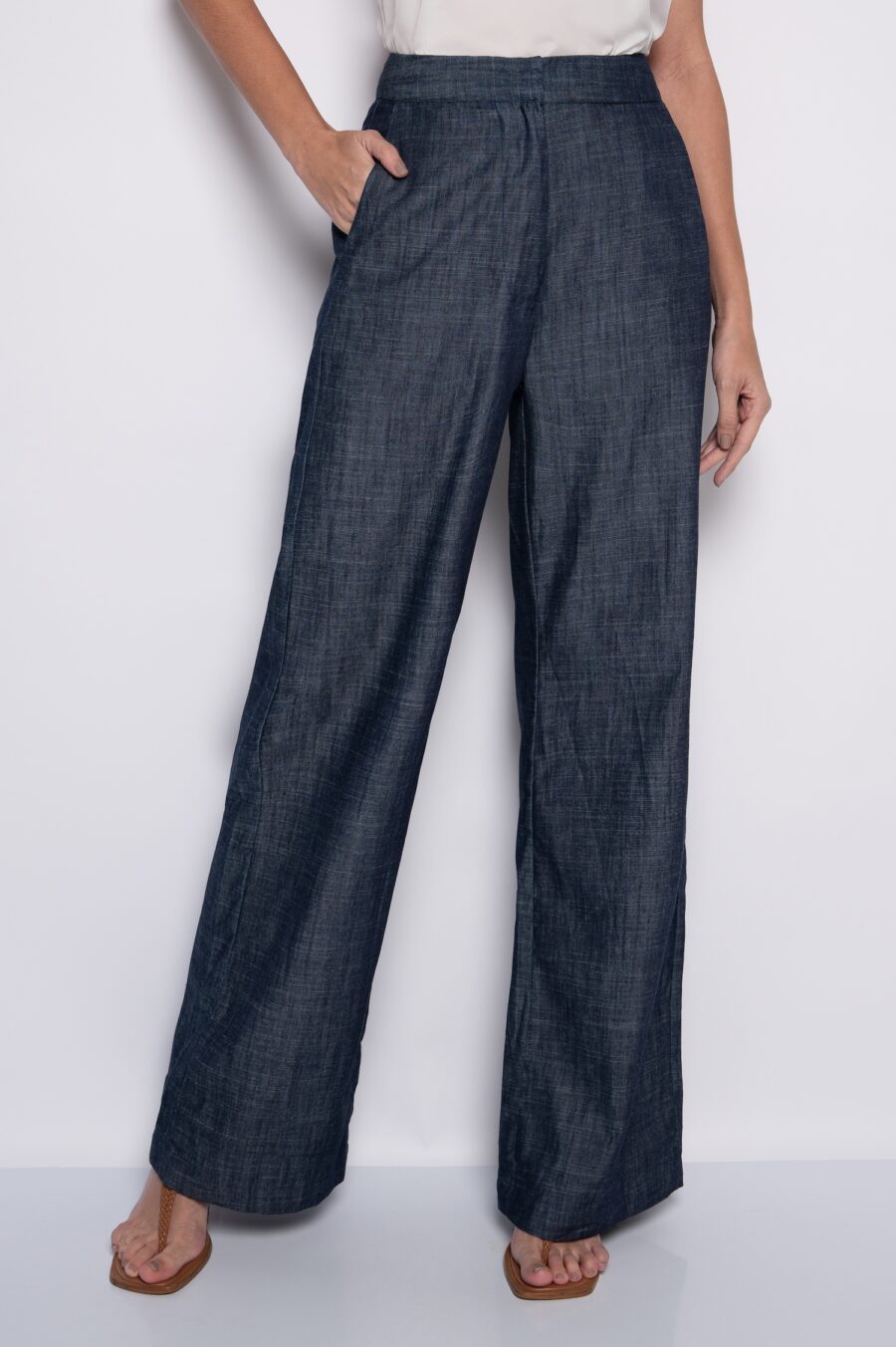 Calça Pantalona com Bolsos Frontais Jeans - Mireta - Imagem 3