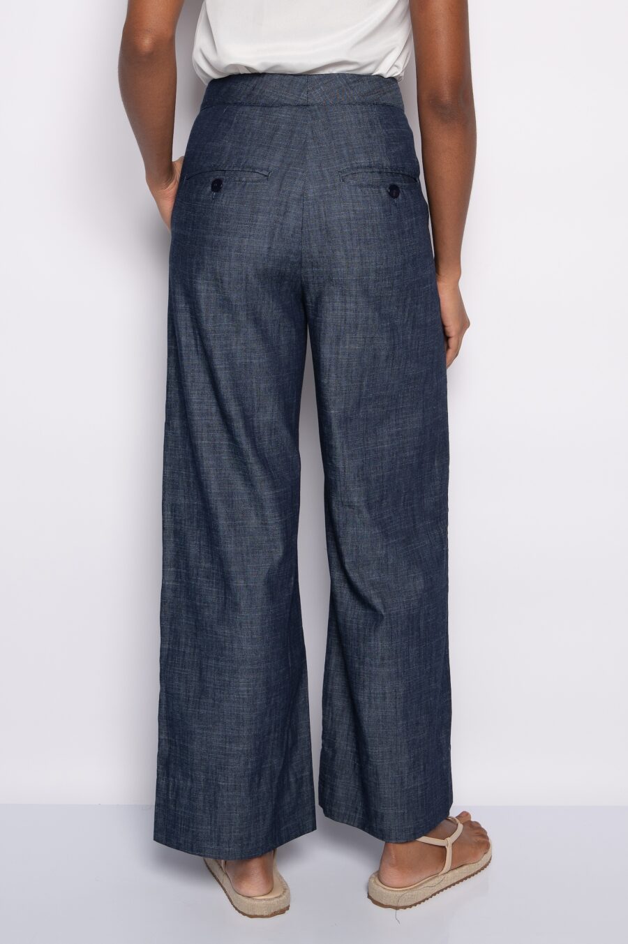 Calça Pantalona com Bolsos Frontais Jeans - Mireta - Imagem 4