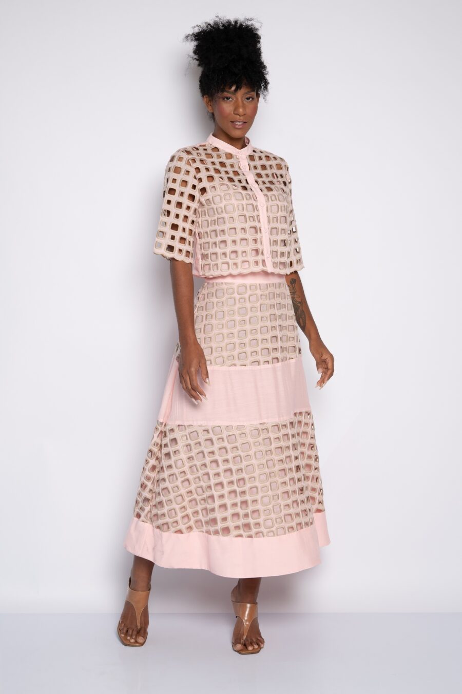 Saia midi godê bordada com zíper rosa doce- Carlota