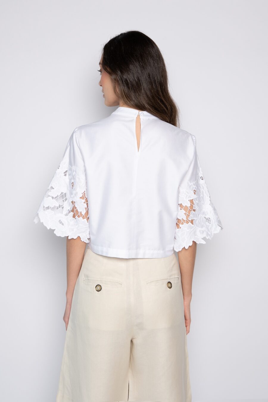Blusa Cropped Bordada Branca - Carla - Imagem 5