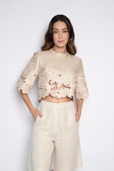 Blusa Cropped Bordada Bege - Carla