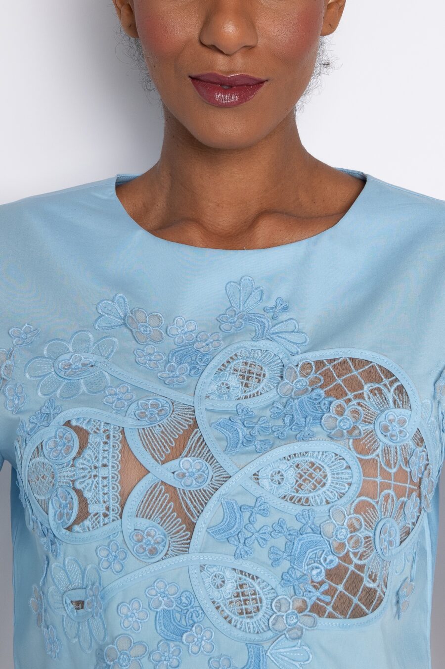 Blusa Cropped Bordada azul - Amora - Imagem 4