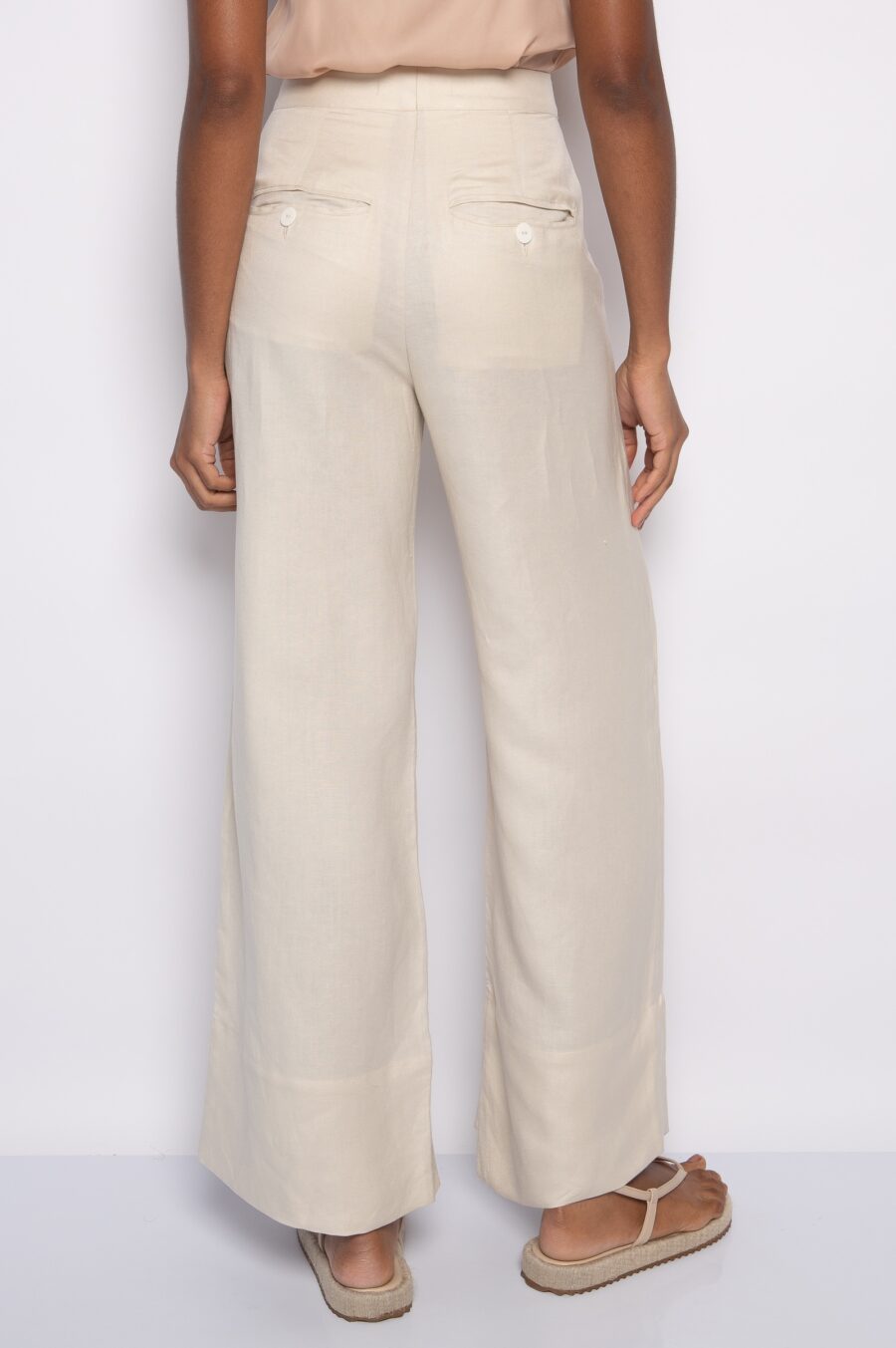 Calça Pantalona com Bolsos Laterais Bege - Mireta - Imagem 3