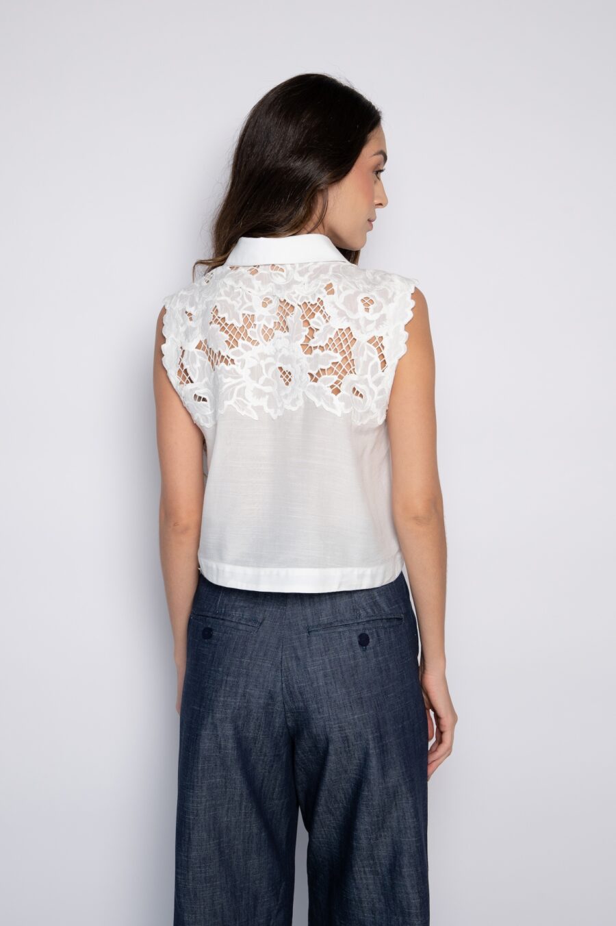 Camisa cropped bordada com nervura off white - Claudia - Imagem 5