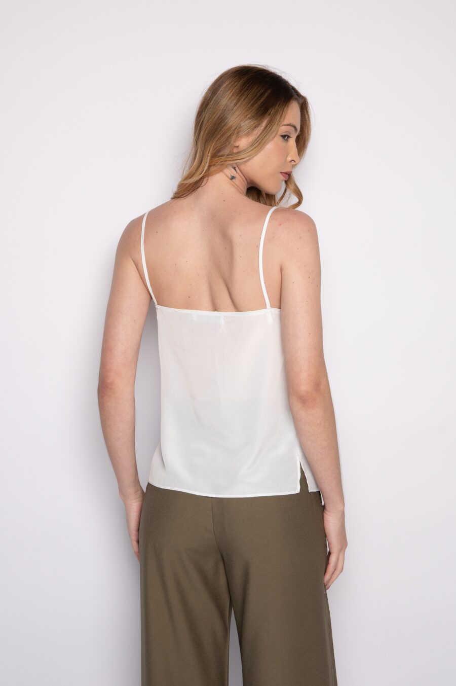 Blusa de Alças Finas com Bordado Delicado Off White - Natalia - Imagem 5