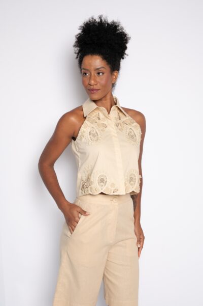 Camisa Cropped com bordado 3d bege - Cris