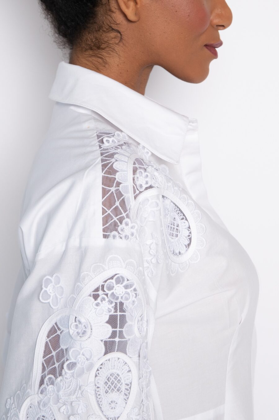 Vestido Midi Bordado com Manga Bufante branco - Sara - Imagem 3