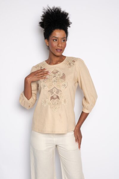 Blusa com bordado 3d bege - Rosa