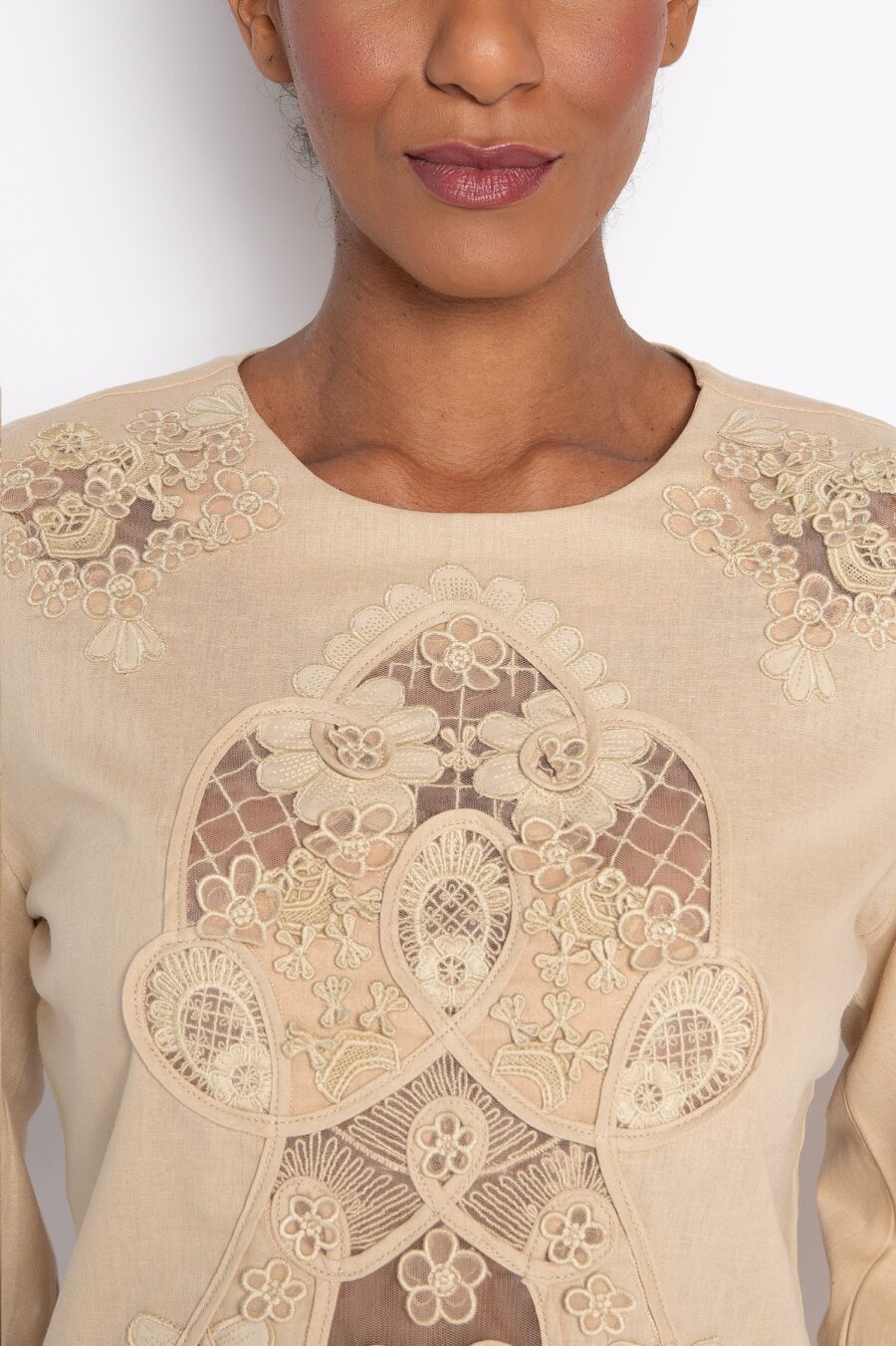Blusa com bordado 3d bege - Rosa - Imagem 4