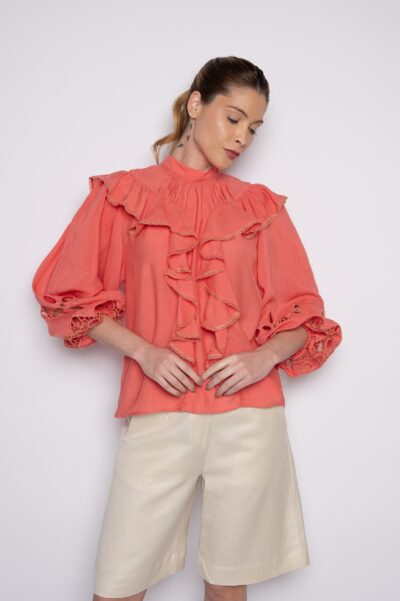 Bata Bordada Com Babados e Mangas Bufantes Coral - Júlia