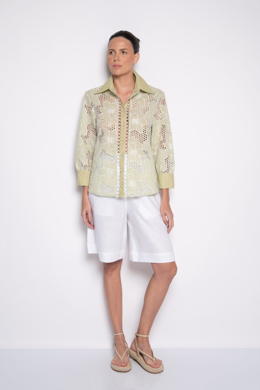 Camisa Bordada com Mangas 3/4 e Gola Tradicional Capim Limão - Rafaella - Imagem 3