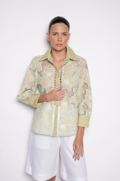 Camisa Bordada com Mangas 3/4 e Gola Tradicional Capim Limão - Rafaella