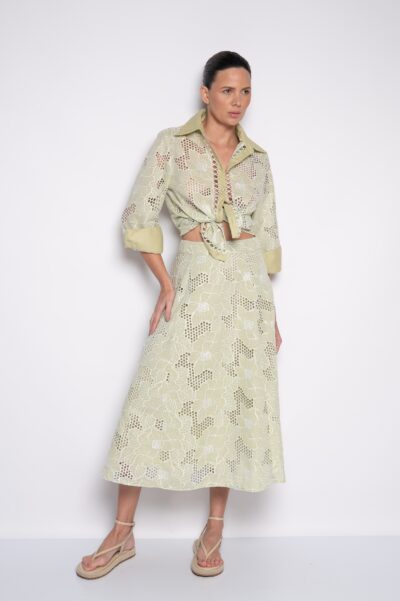 Camisa Bordada com Mangas 3/4 e Gola Tradicional Capim Limão - Rafaella