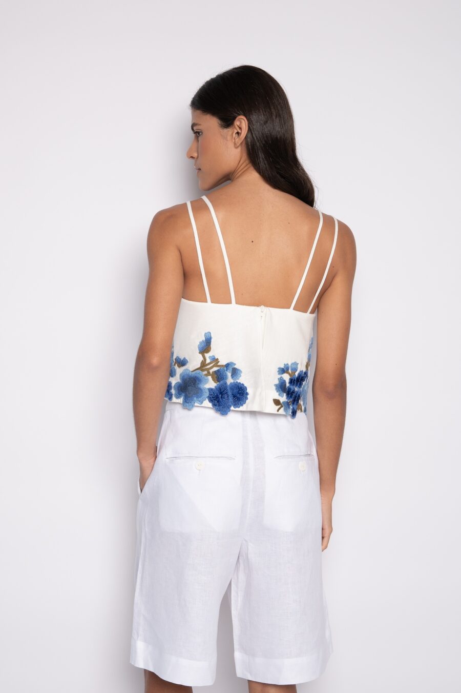 Blusa cropped bordada com alça dupla off white/azul - Mel - Imagem 5
