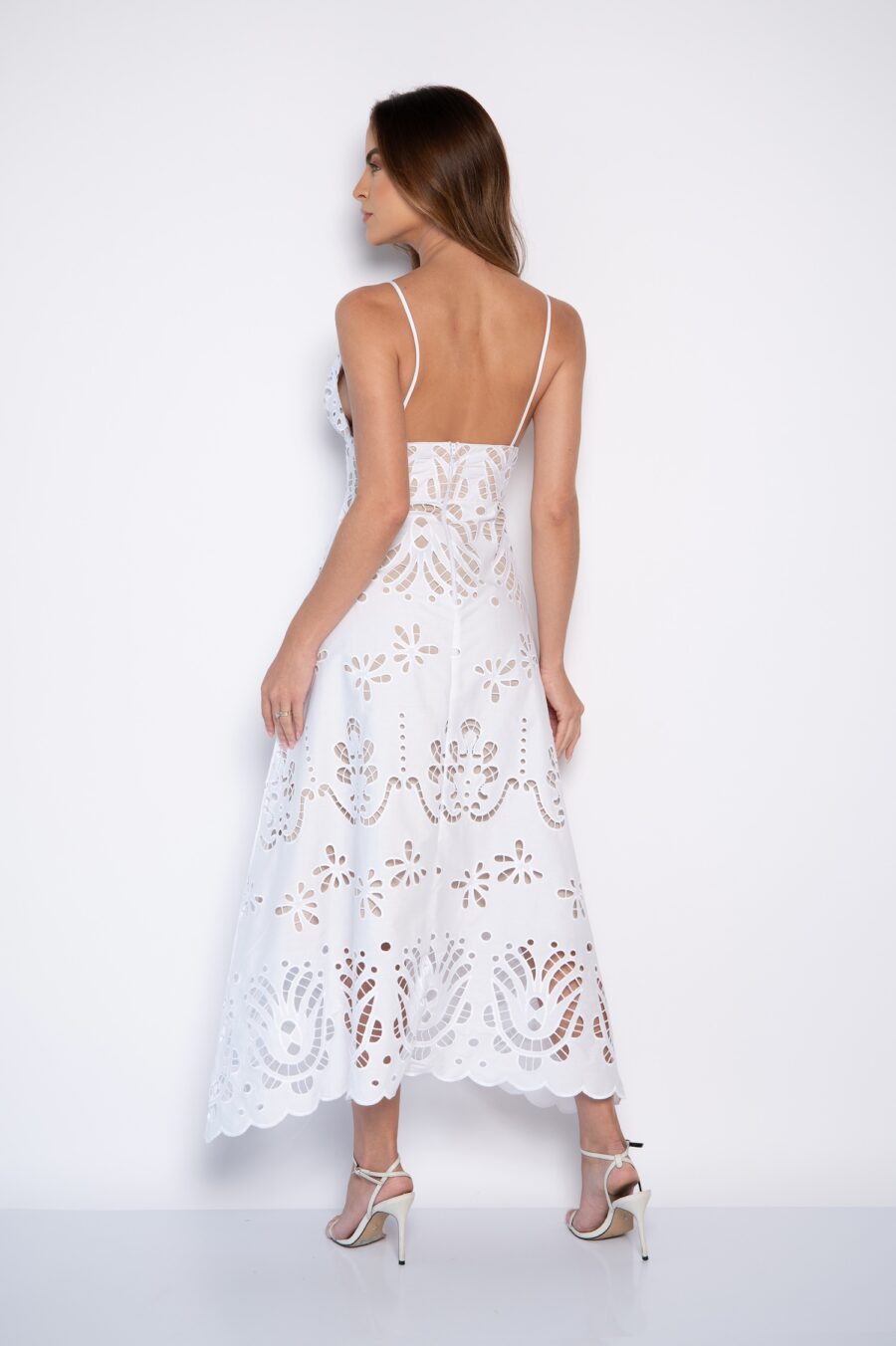 Vestido Midi Bordado Com decote V branco - Diva - Imagem 5