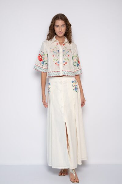 Camisa cropped com nervuras e bordado floral off white - Ana