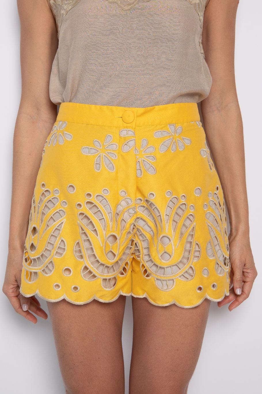 Short Curto Bordado Amarelo - Nete - Imagem 3