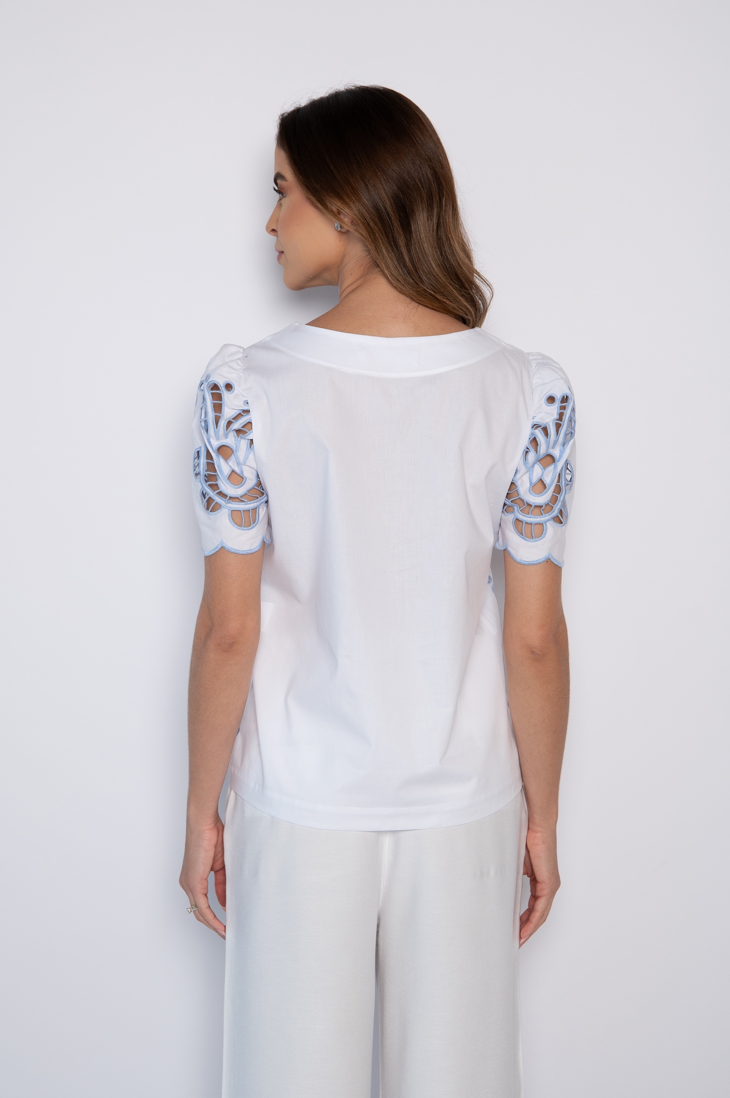 Blusa Bordada Manga Curta Branca/Azul - Taís - Imagem 5