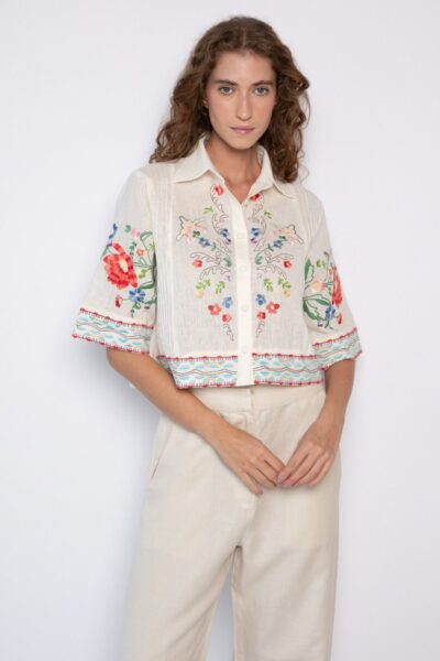 Camisa cropped com nervuras e bordado floral off white - Ana