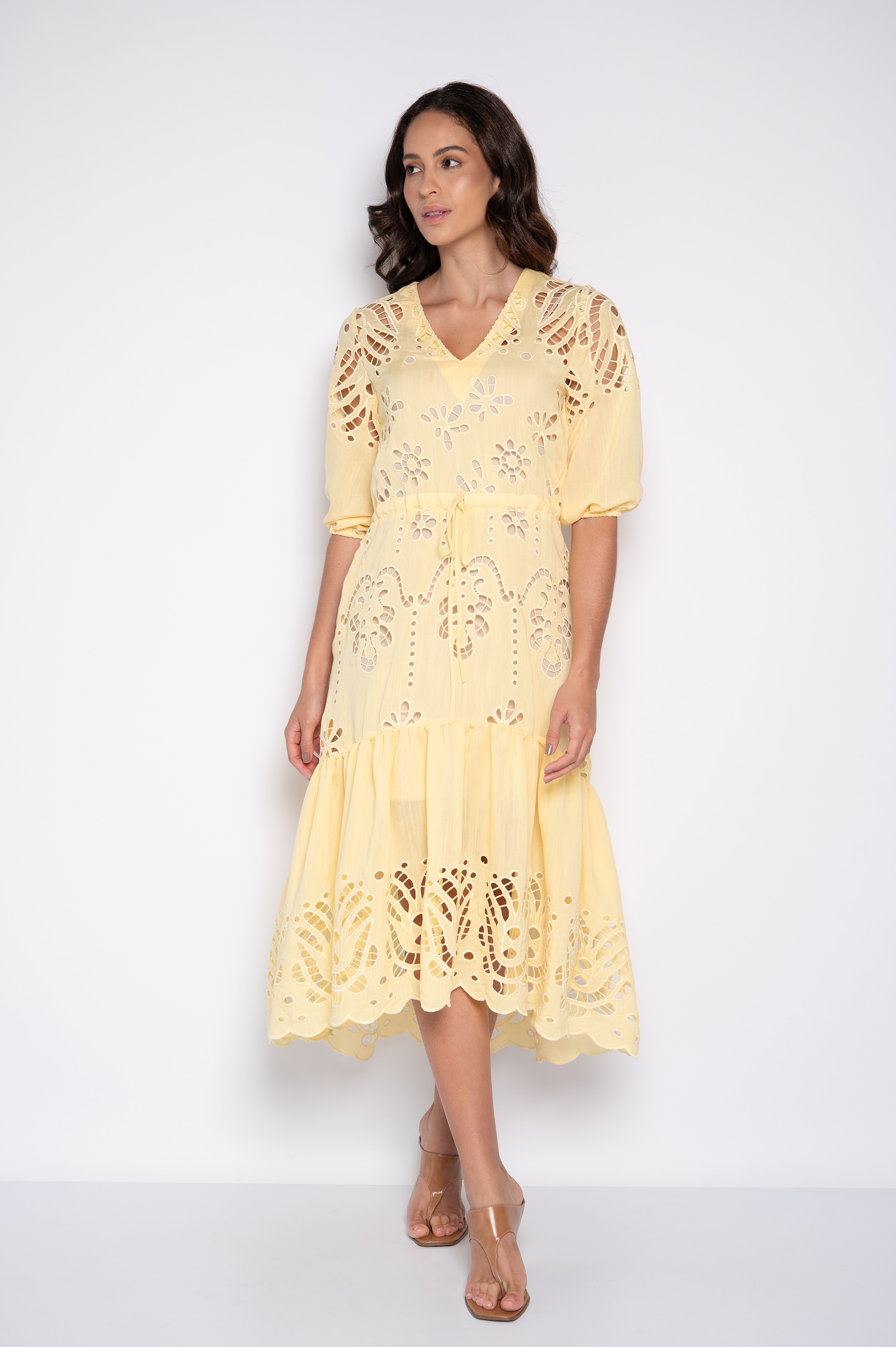 Vestido Bordado Midi Mullet com Decote V Amarelo - Deilane
