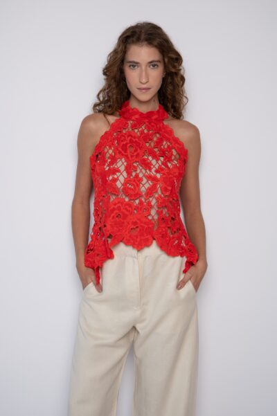 Blusa Cropped Bordado Vazado com Gola Alta Vermelha - Poliana