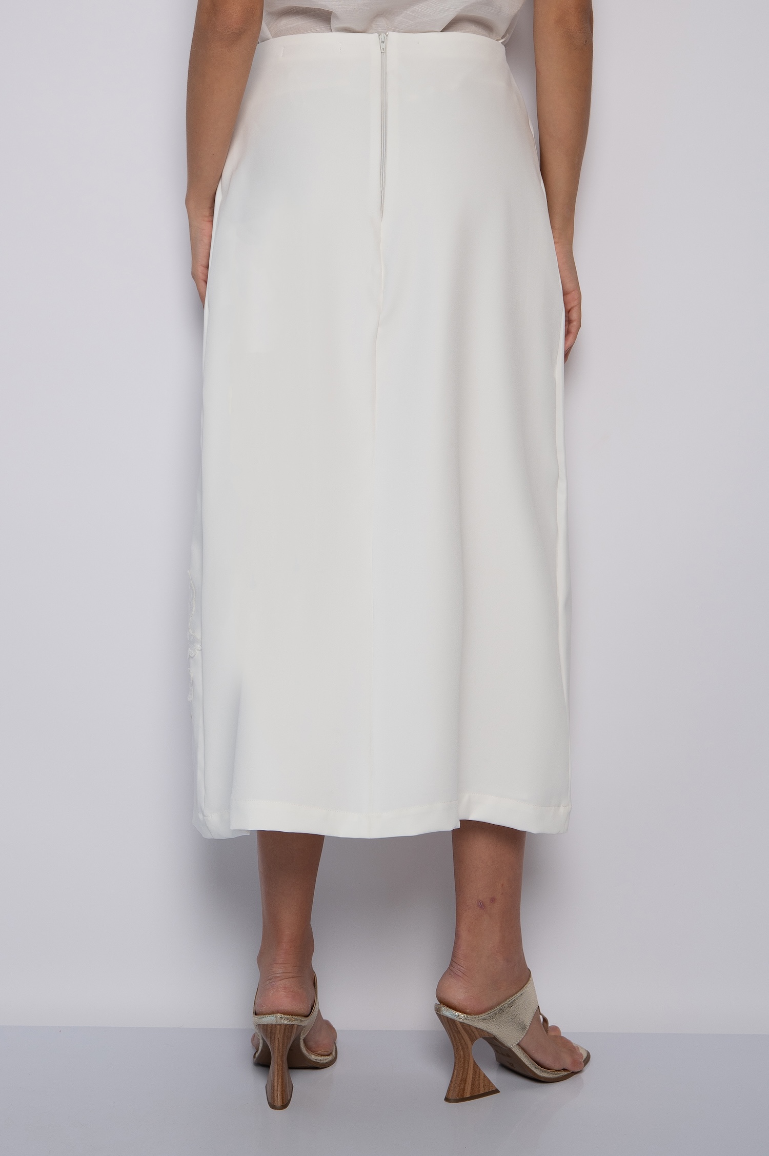 Saia Midi Bordada Off White - Monique - Imagem 3