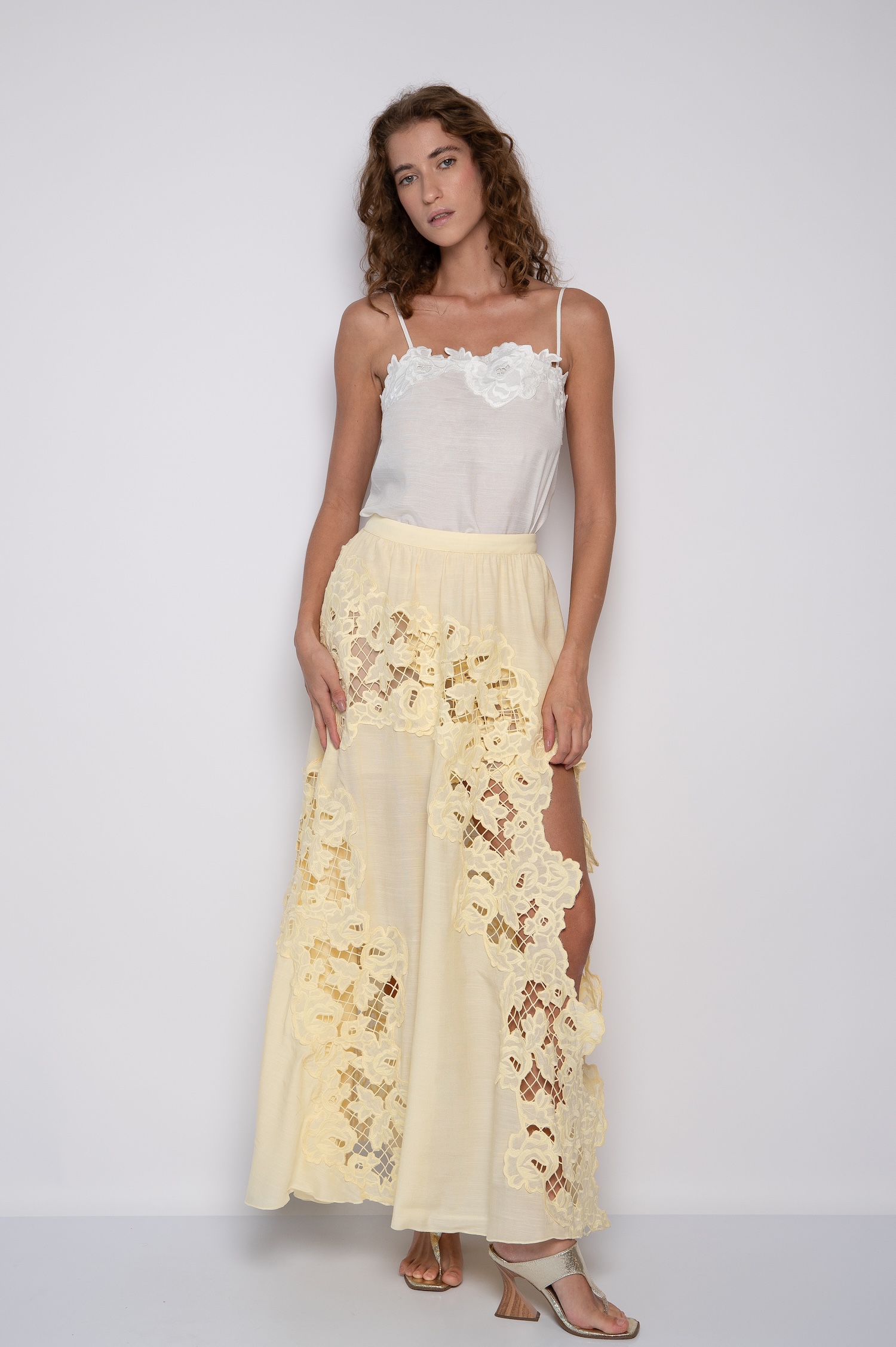 Saia Longa Bordada Com Fenda Amarelo - Marilia