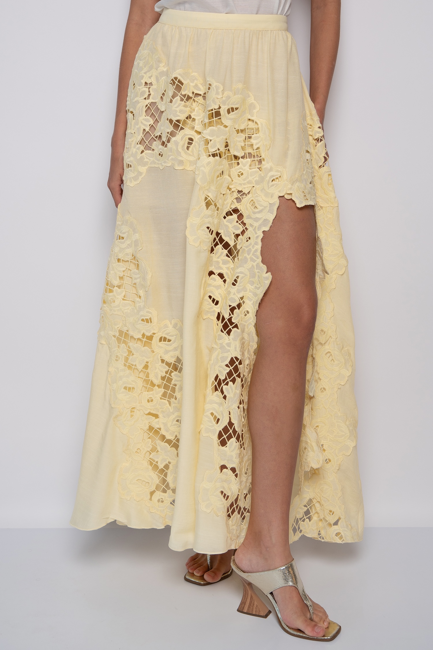 Saia Longa Bordada Com Fenda Amarelo - Marilia - Imagem 3