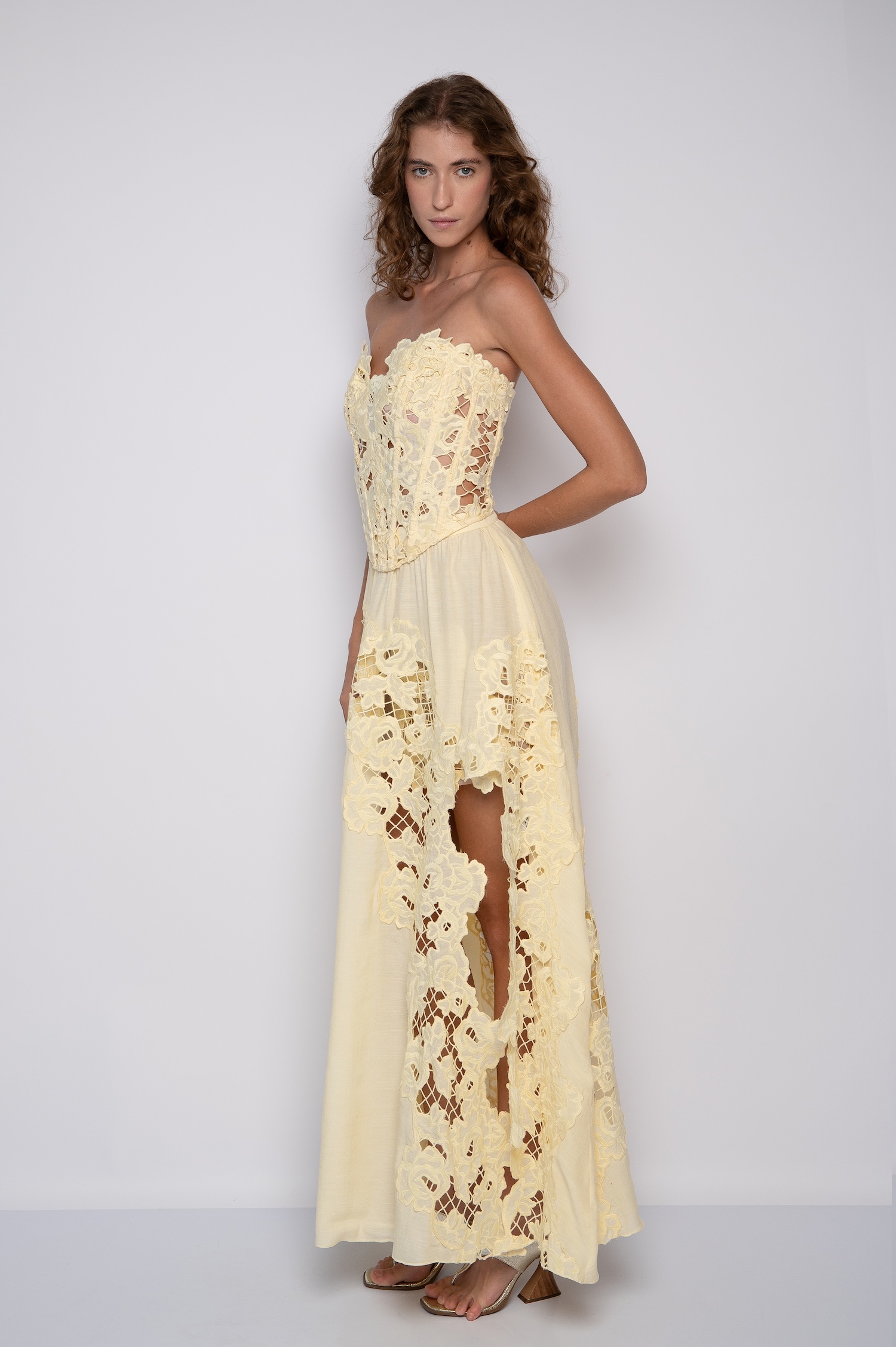 Saia Longa Bordada Com Fenda Amarelo - Marilia - Imagem 2