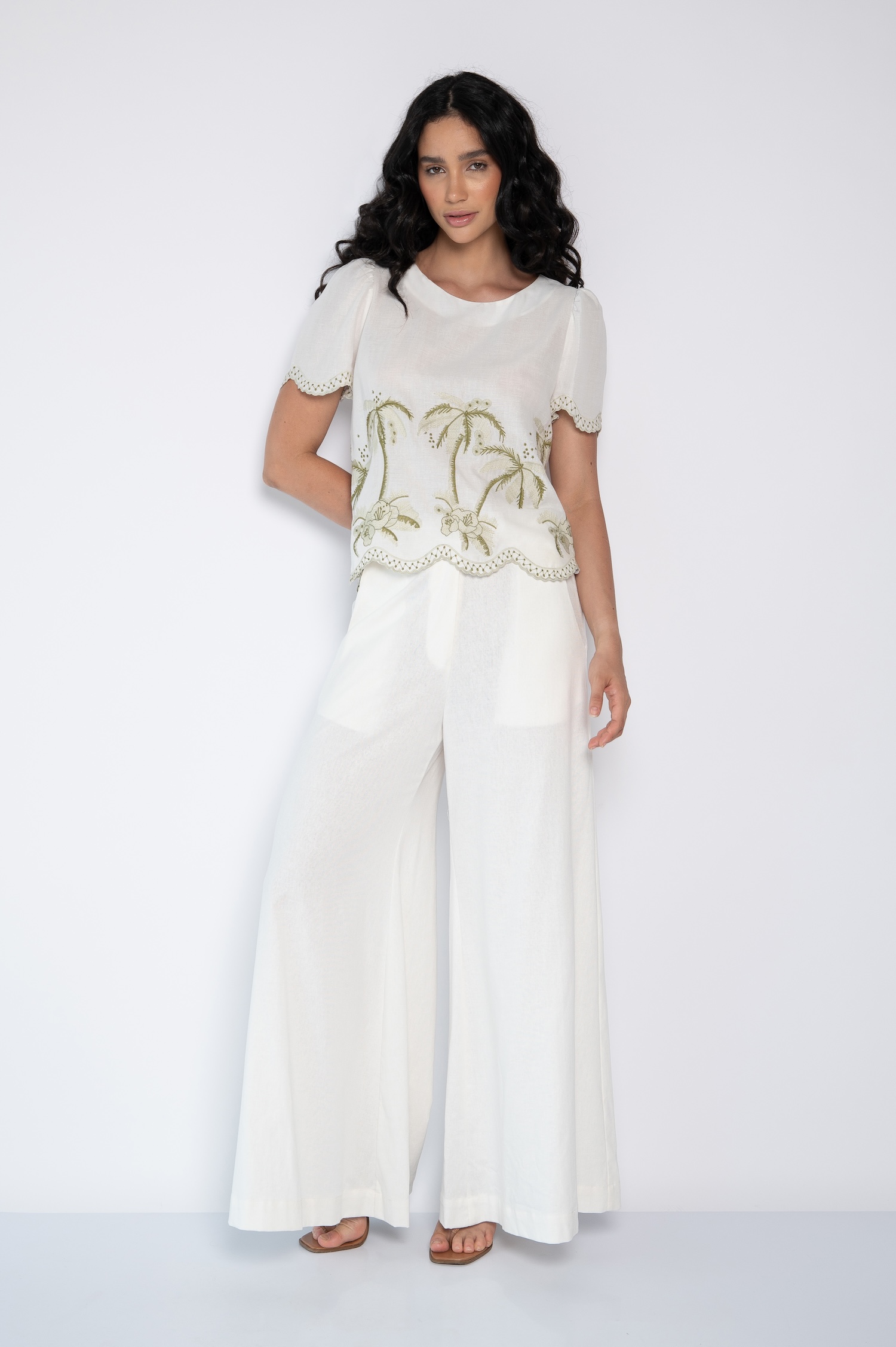 Blusa Bordada Com Mangas Curtas Off White - Tuane - Imagem 3