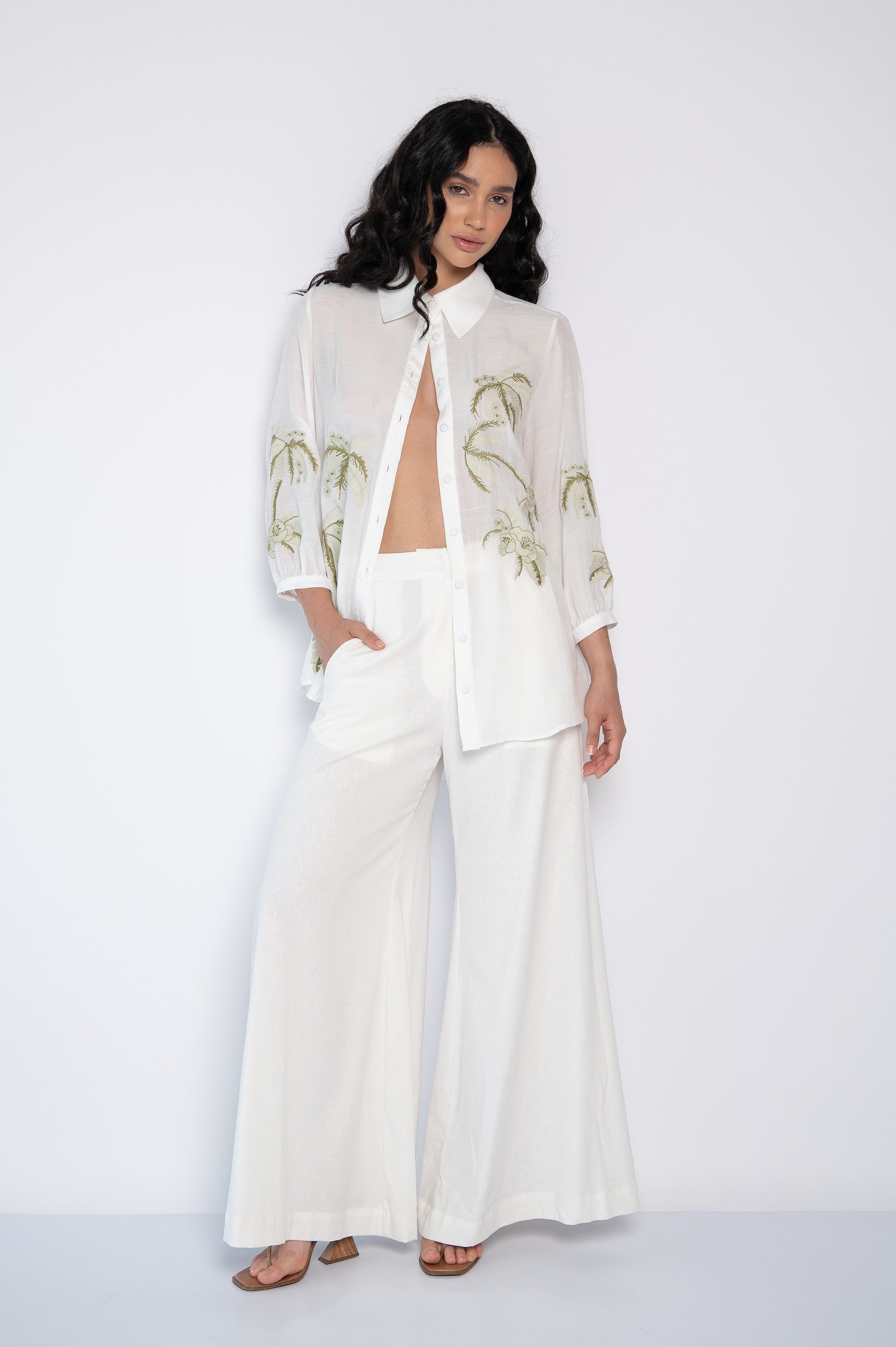 Camisa Bordada Com Mangas 7/8 Off White - Jéssica - Imagem 3