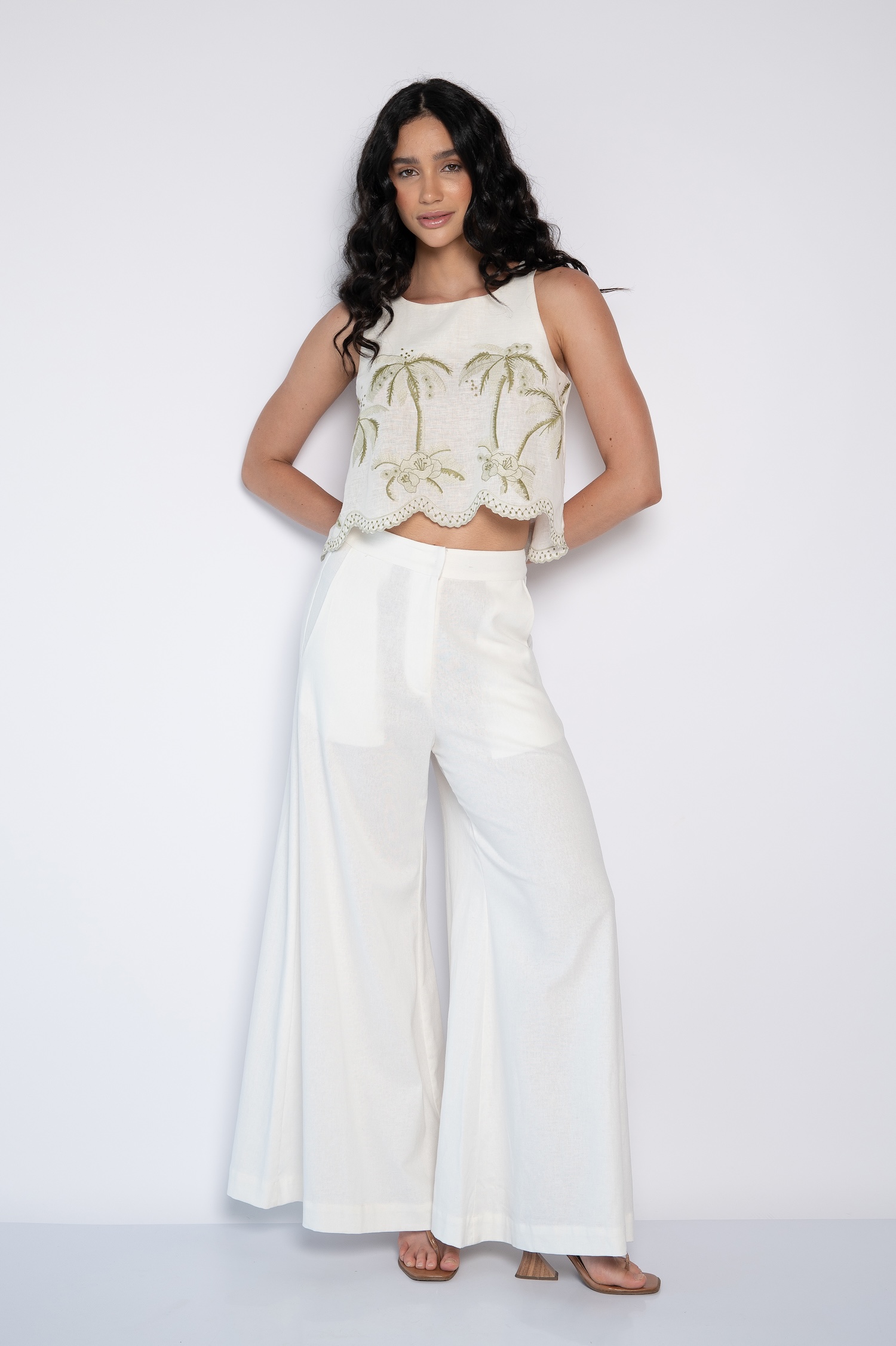 Blusa Cropped Bordada Cavada Off White - Silvana - Imagem 3