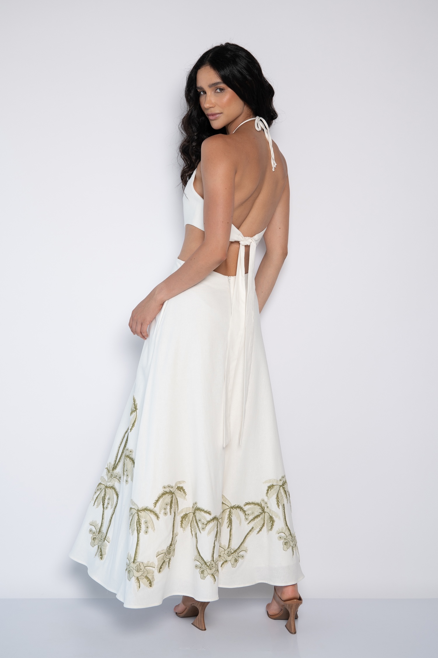 Vestido Longo Bordado Com Recortes e Amarração Off White - Dandara - Imagem 3