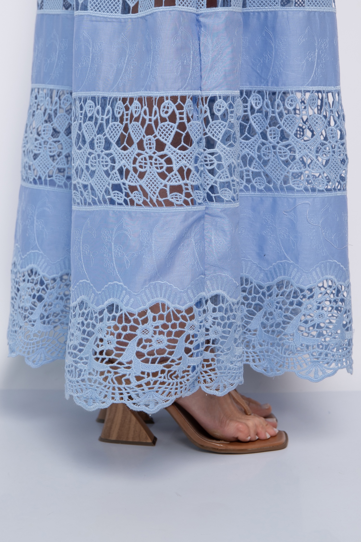 Vestido Longo 100% Algodão Bordado com Decote V Azul - Thiane - Imagem 4