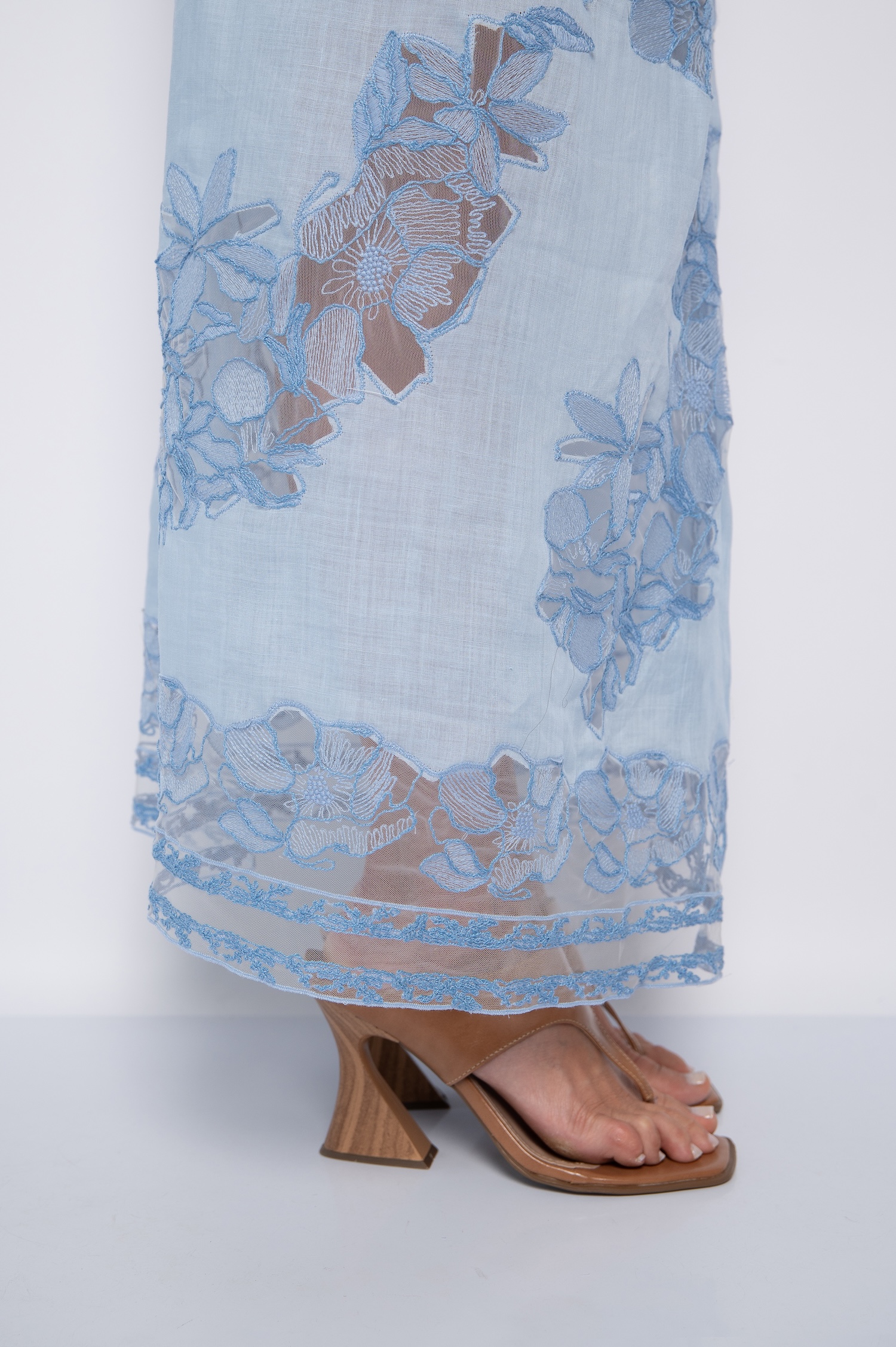 Saia Pareô Bordada Com Amarração Azul - Flávia - Imagem 7