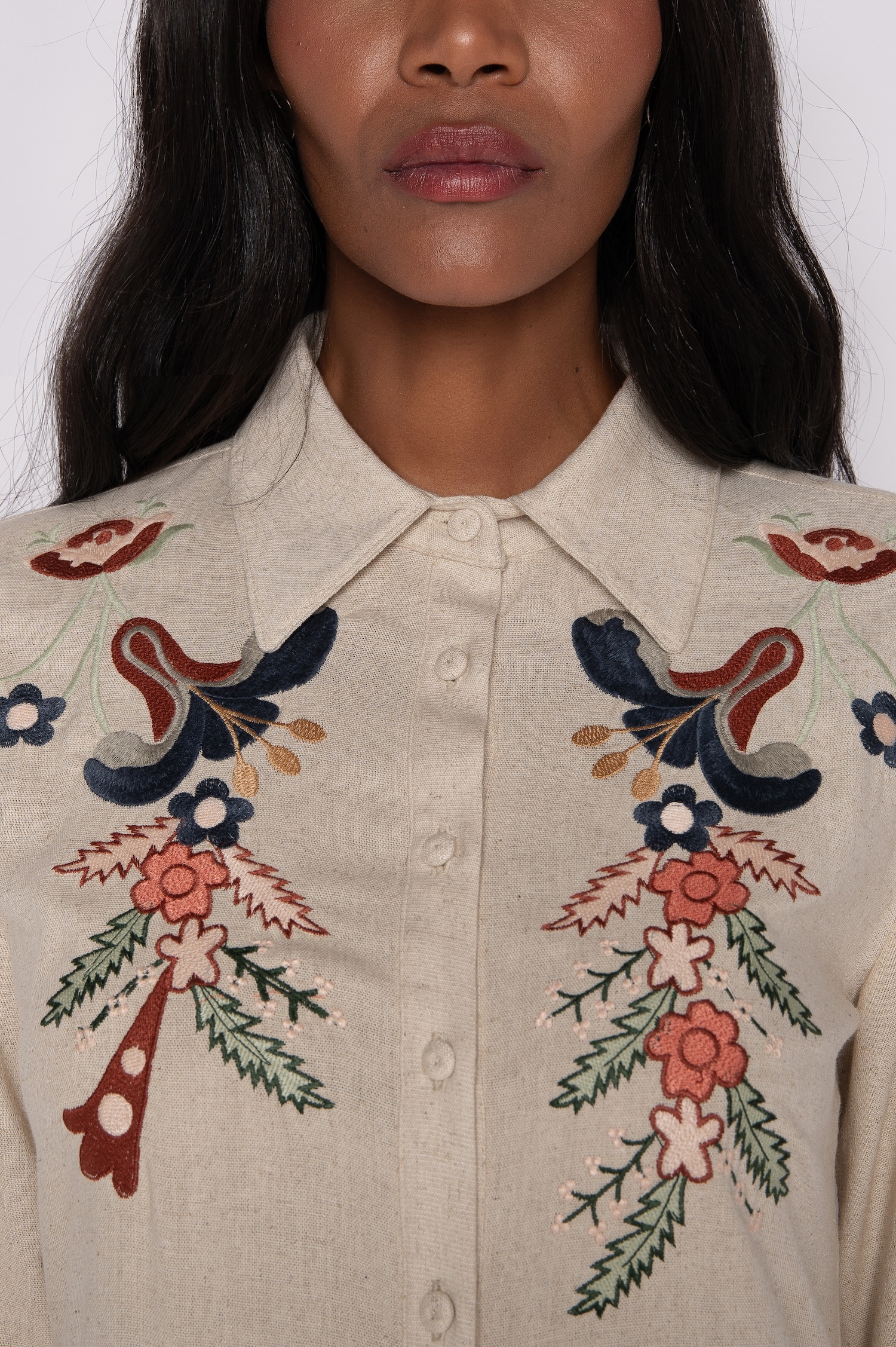 Vestido Chemise Bordado com Manga 3/4 Bege - Vânia - Imagem 5