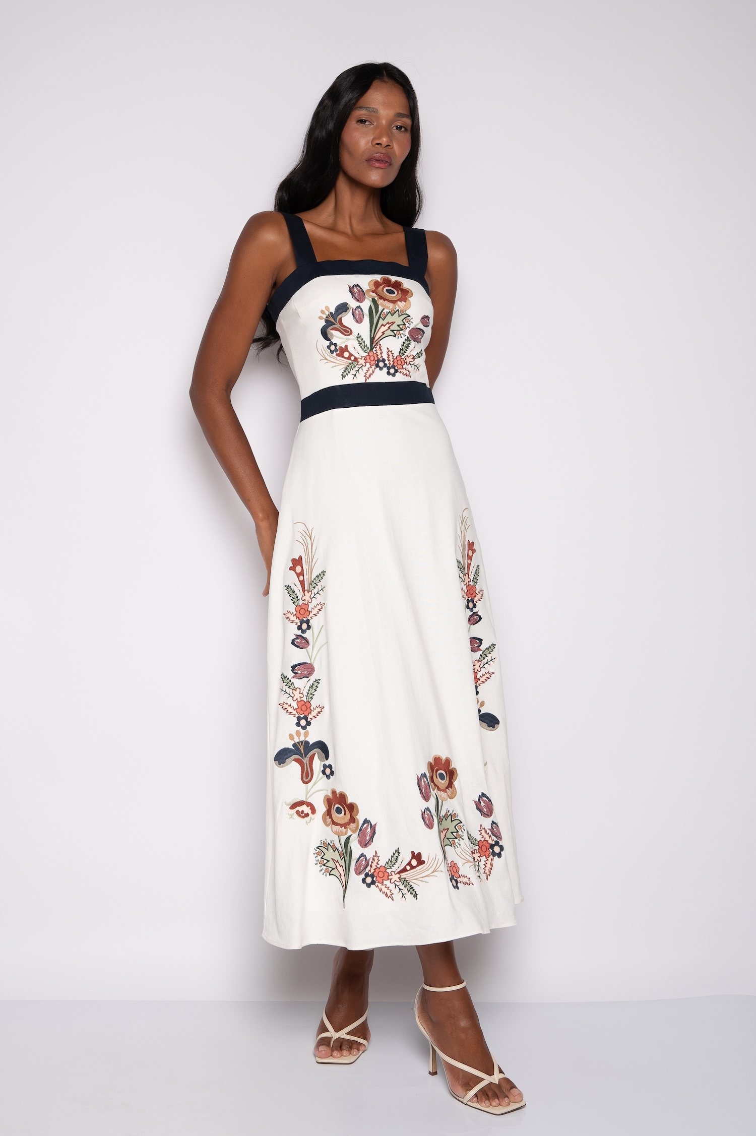 Vestido Midi Bordado com Decote Quadrado Off White - Vanessa