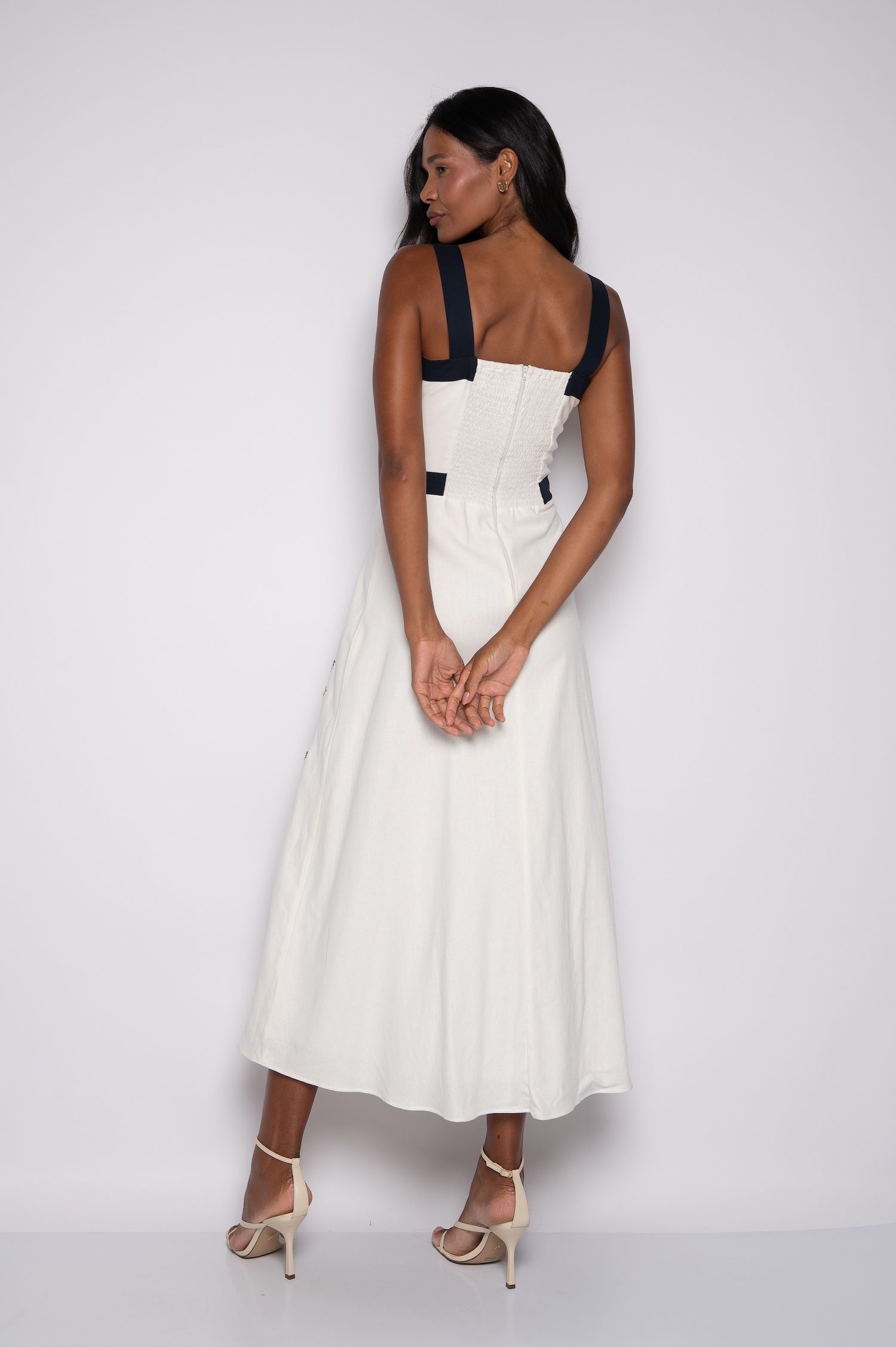 Vestido Midi Bordado com Decote Quadrado Off White - Vanessa - Imagem 4