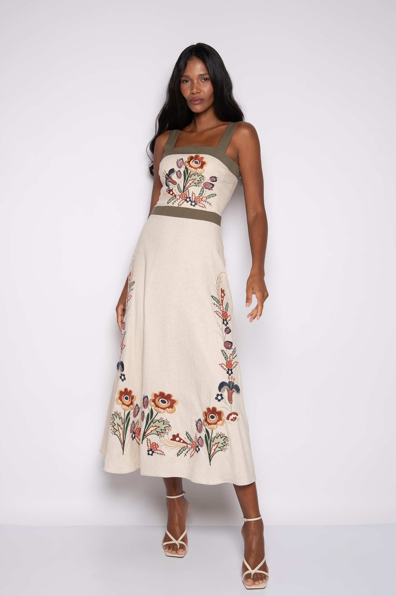 Vestido Midi Bordado com Decote Quadrado Bege - Vanessa