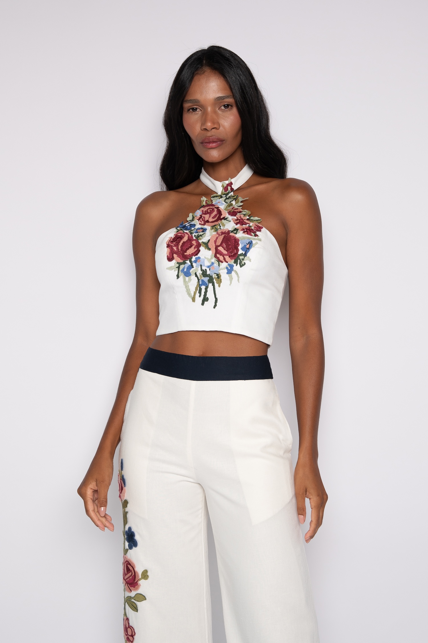 Top Bordado Cavado com Gola Alta Off White - Eliz