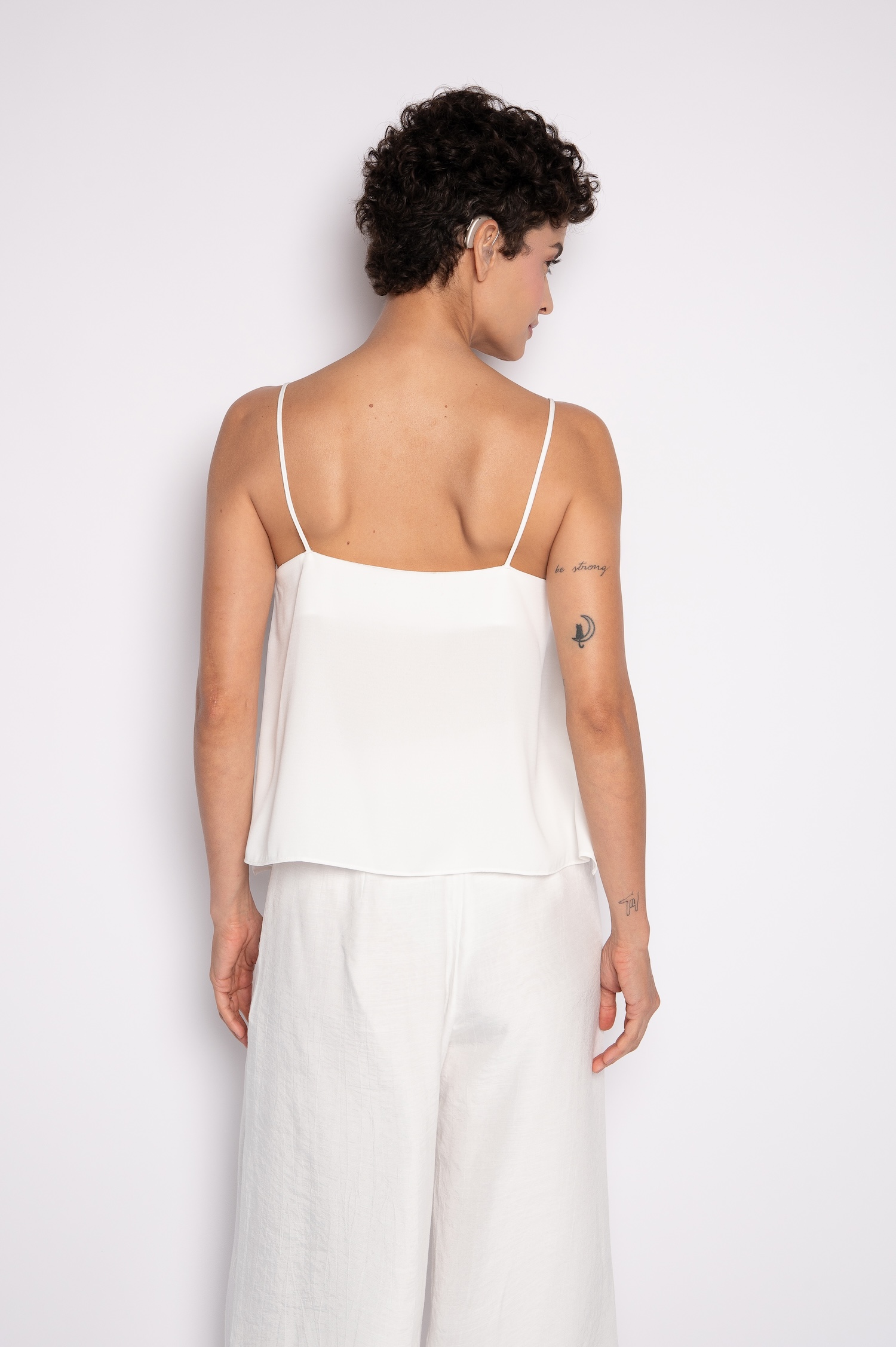 Blusa Cropped Bordada Com Alças Off White - Ana - Imagem 4