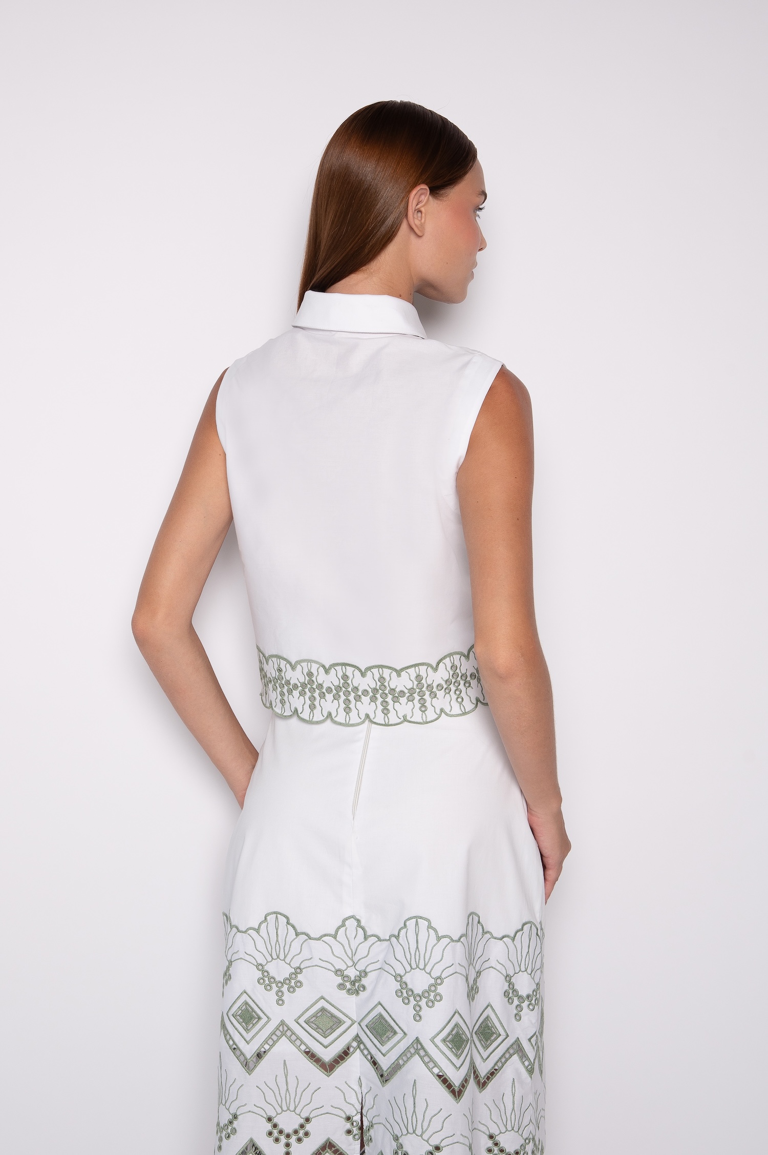 Camisa Cropped Bordada Branca - Kelly - Imagem 4