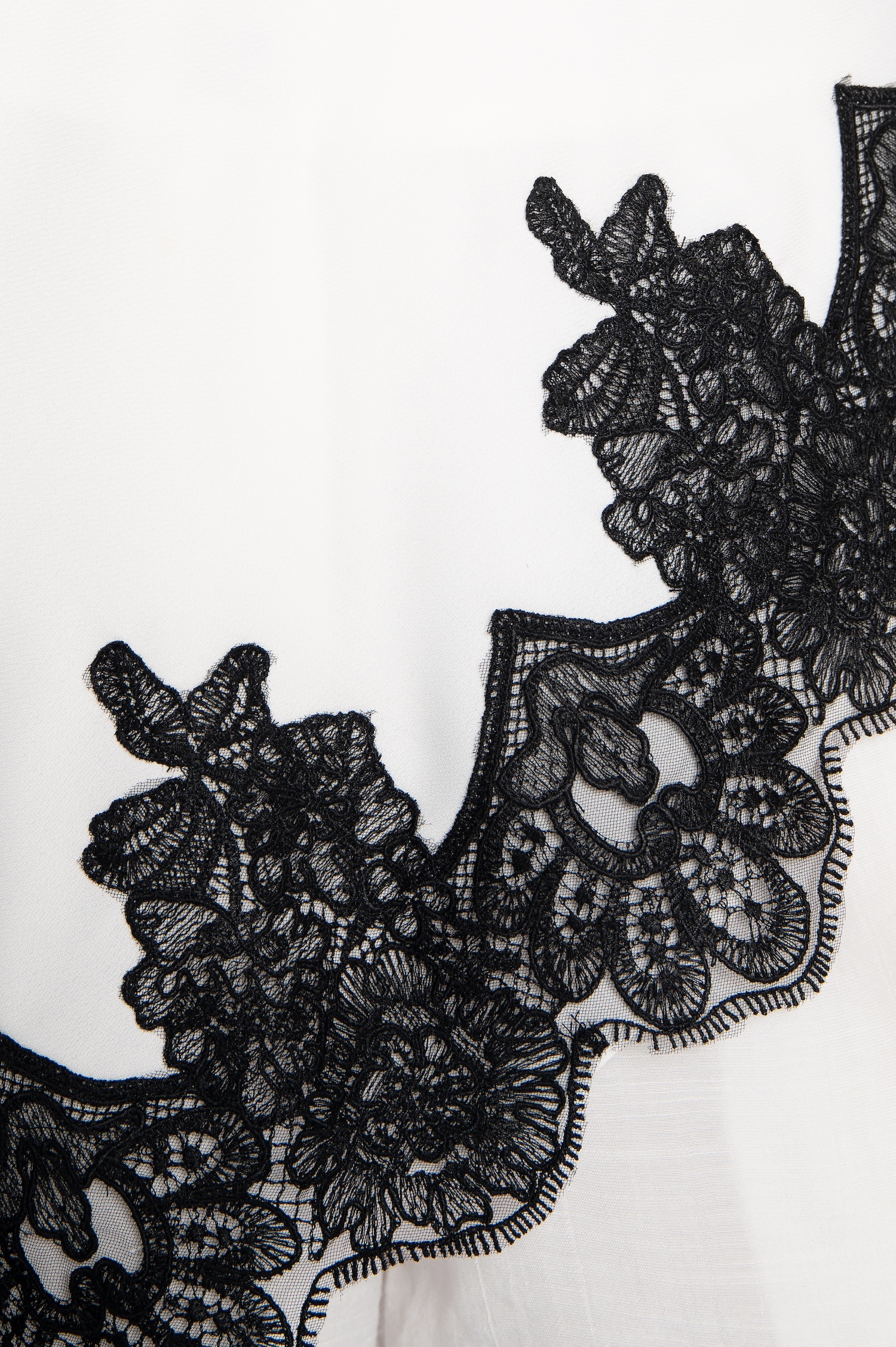 Blusa Assimétrica Bordada com Alças Off White - Dani - Imagem 3