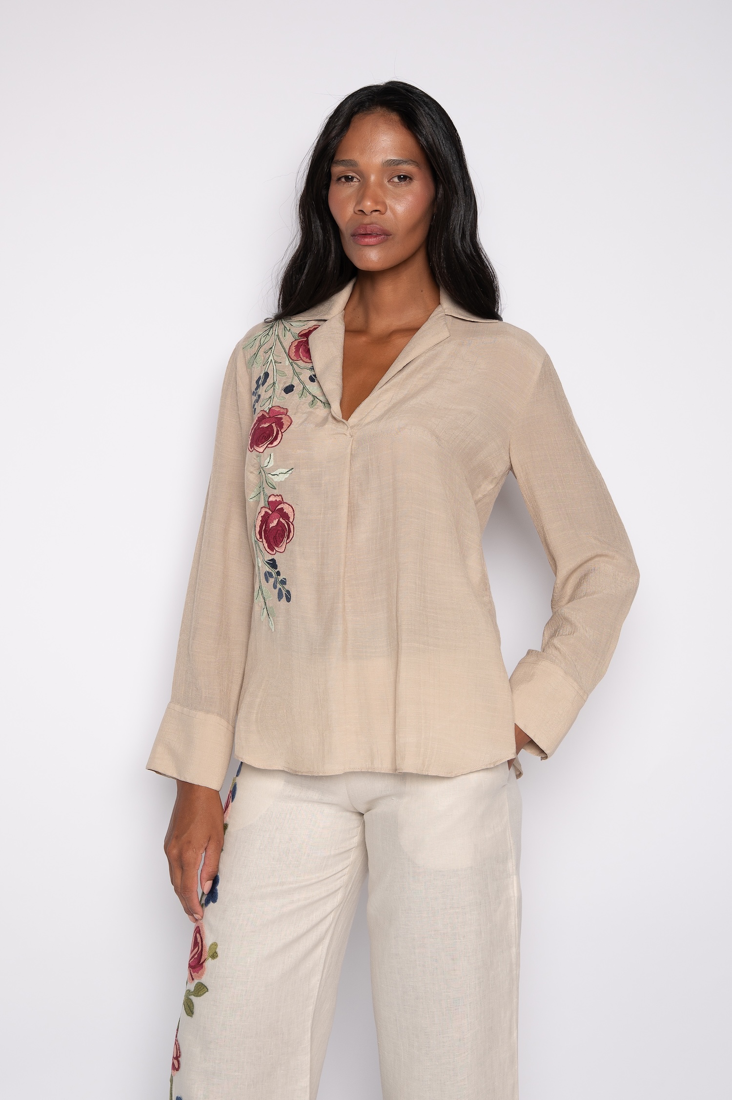 Bata bordada manga 7/8 Caqui - Dulce