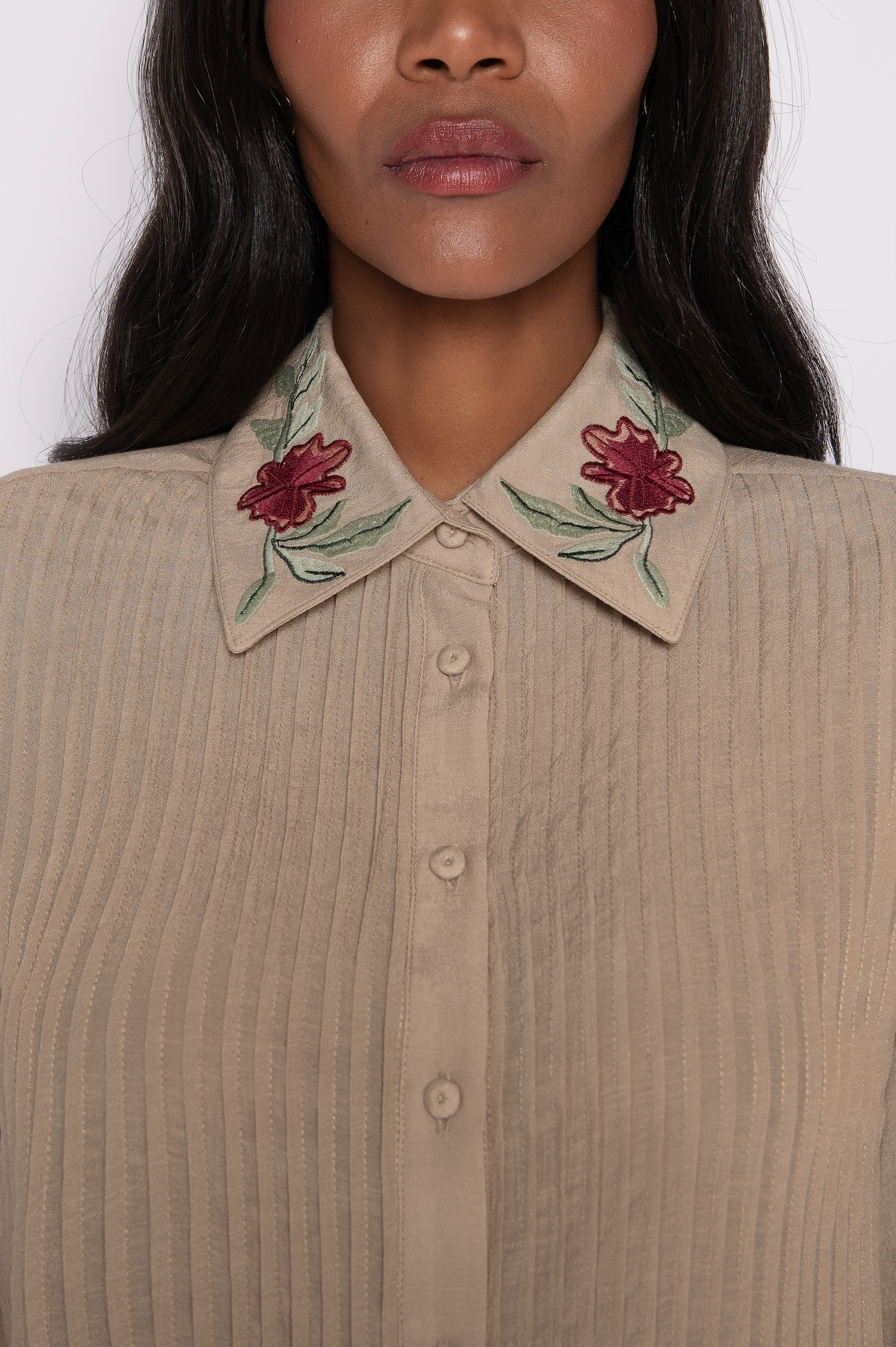 Camisa Bordada Com Nervuras e Manga 7/8 Caqui - Raquel - Imagem 3