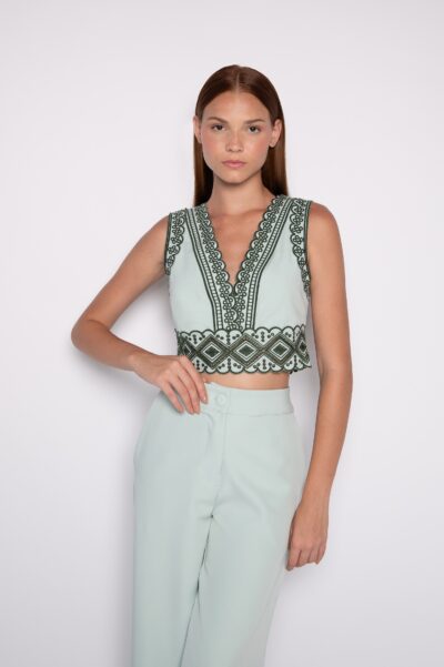 Top Bordado Cavado Com Decote V Verde Menta - Ester